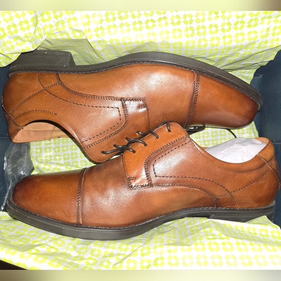 Classic Brown Leather Men's Dress Shoes Wide - Picture 1 of 3